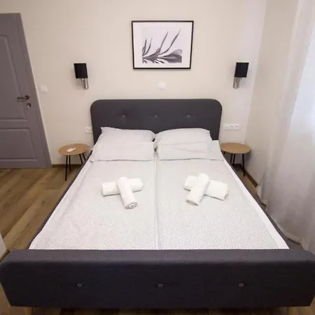 Village * موستار